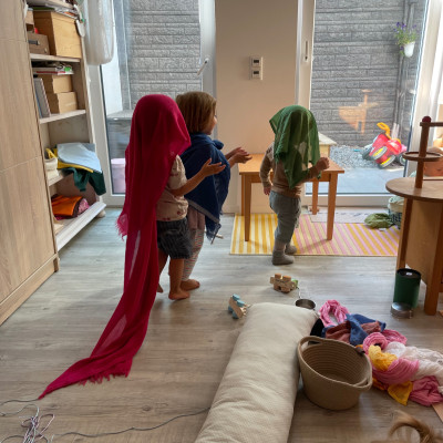 Fantasie in Bewegung — Vergleidungsspiel aus dem Moment heraus